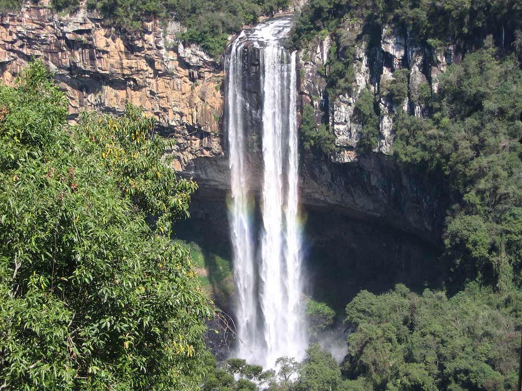 Caracol Waterfall, in Canela