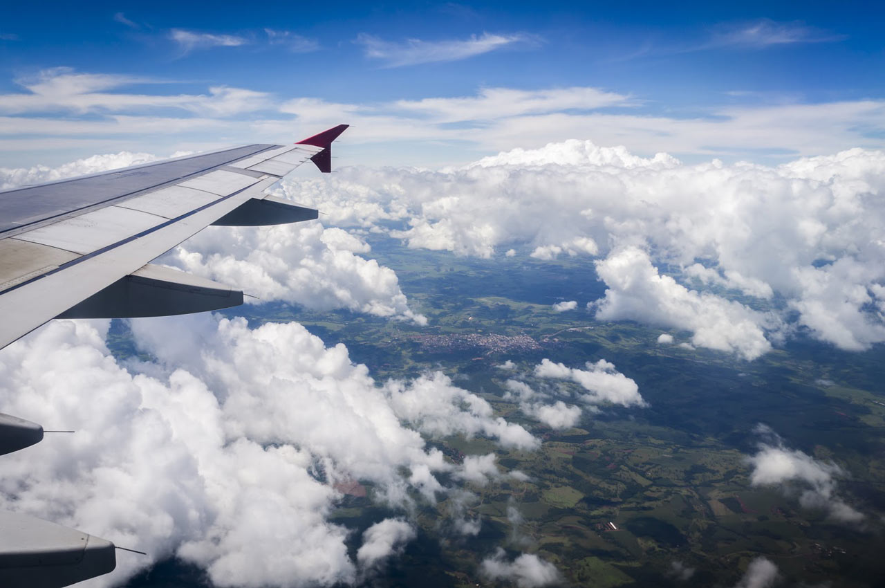 Airplane arriving in Foz do Iguaçu