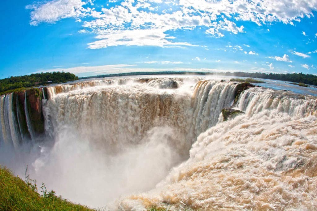 Devil's Throat seen from the Falls