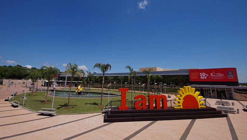 I Love Puerto Iguazú sign in front of Duty Free