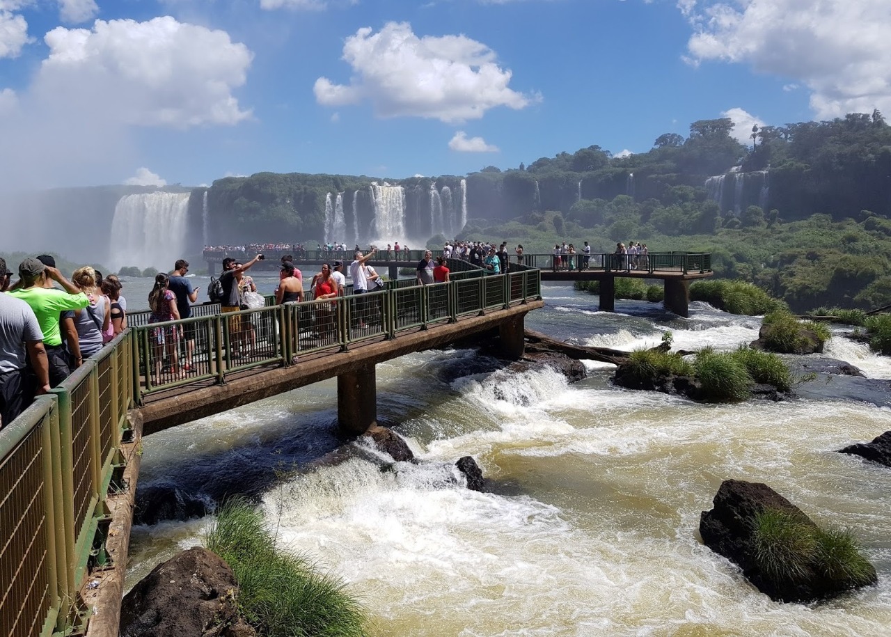 Catwalk of the Falls on an extended holiday in Foz do Iguaçu